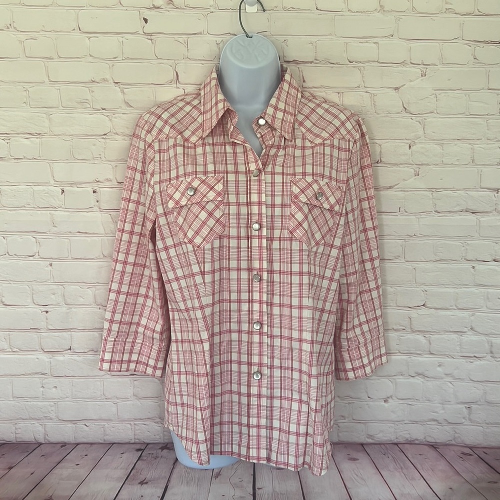 Cabi Pearl button roll up sleeves pink stripe shirt size medium